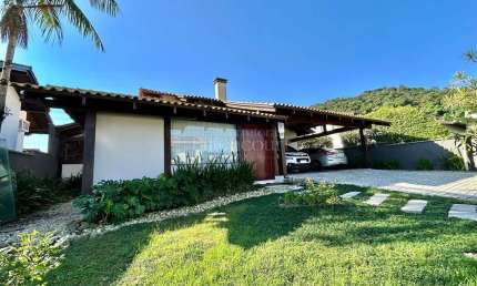 Casa com 3 quartos à venda no Saguaçu, Joinville 