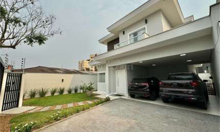 Casa com 3 quartos à venda no Saguaçu, Joinville 