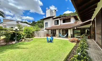 Casa com 4 quartos à venda no América, Joinville 