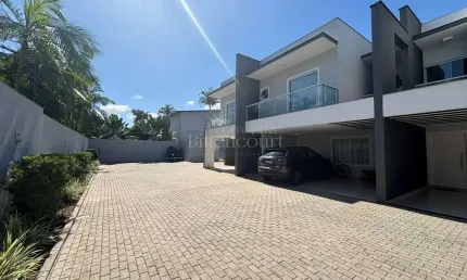 Casa em condomínio fechado com 3 quartos à venda no América, Joinville 