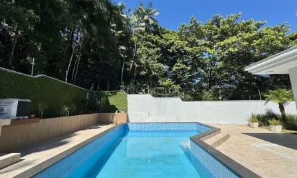 Casa com 5 quartos à venda no América, Joinville 
