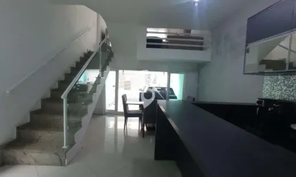 Casa com 3 quartos para alugar na Sebastião Romão Samperi, 74, Vila Gomes Cardim, São Paulo