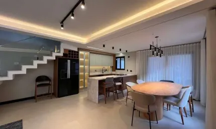 Casa em condomínio fechado com 3 quartos à venda na Avenida Cândido Hartmann, 5118, Santa Felicidade, Curitiba por R$ 1.698.000