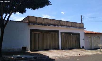Casa para Venda em Ribeirão Preto, Jardim Doutor Paulo Gomes Romeo, 2 dormitórios, 1 banheiro, 4 vagas