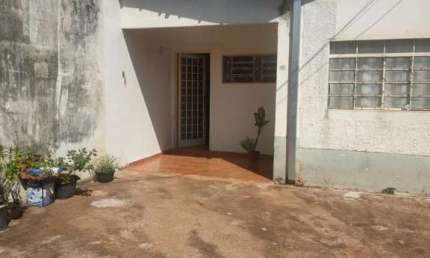Casa para Venda em Ribeirão Preto, Adelino Simioni, 2 dormitórios, 1 banheiro