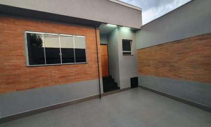 Casa para Venda em Jardinópolis, Centro, 2 dormitórios, 1 suíte, 2 banheiros, 1 vaga