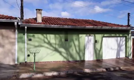 Casa para Venda em São Simão, Centro, 3 dormitórios, 1 suíte, 3 banheiros, 1 vaga