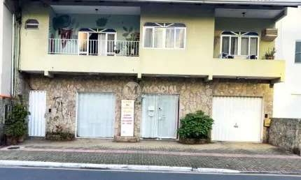 Casa diferenciada na quadra do mar , Centro, Balneário Camboriú - SC