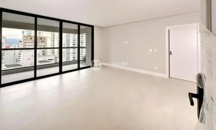 Ótimo apartamento amplo no centro de balneÁrio, Centro, Balneário Camboriú - SC
