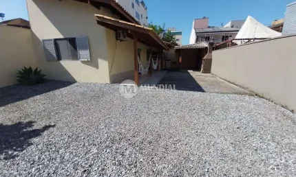 Casa para venda no bairro das naÇÕes, Nações, Balneário Camboriú - SC