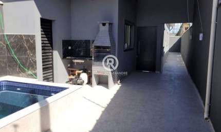 Casa Geminada com 2 Dormitórios, Suíte e Piscina em Nova Itanhaém - R$ 389.000
