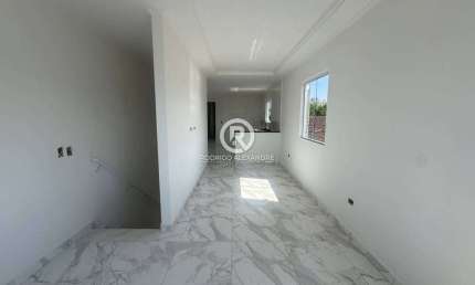 Sobrado à Venda em Maracanã, Praia Grande - 3 Dormitórios, Piscina e Garagem por R$ 410.000