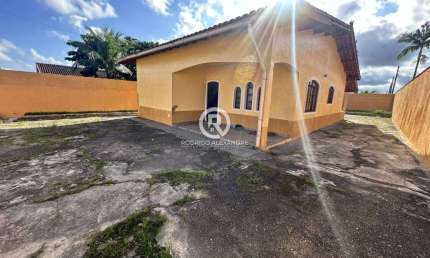 Linda Casa à Venda em Itanhaém – 2 Dormitórios, Suíte e 12 Vagas por R$ 360.000