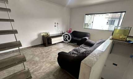 Sobrado à Venda em Eldorado, SP – 4 Dormitórios, 2 Suítes e Quintal Espaçoso por R$320.000