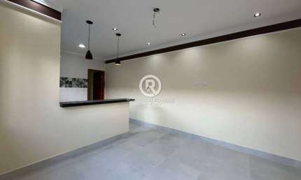 Casa à Venda em Itanhaém | 2 Dormitórios, Piscina e Churrasqueira por R$ 360.000