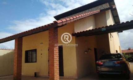 Casa à Venda em Itanhaém: 4 Dormitórios, 3 Suítes, Churrasqueira e 4 Vagas – Oportunidade Imperdível