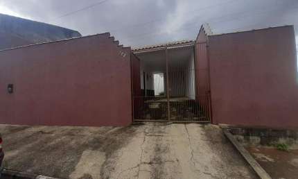 Casa para Venda em Bragança Paulista, Recanto Elisabeth, 2 dormitórios, 1 banheiro, 3 vagas