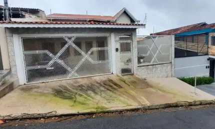 Casa para Venda em Bragança Paulista, Jardim Europa, 3 dormitórios, 1 suíte, 2 banheiros, 2 vagas