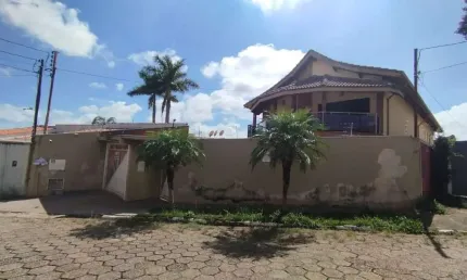 Casa para Venda em Bragança Paulista, Altos de Bragança, 4 dormitórios, 1 suíte, 2 banheiros, 2 vagas