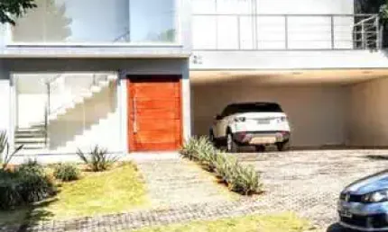 Casa à venda em Bragança Paulista, Condomínio Portal Bragança, com 3 suítes, com 300 m²