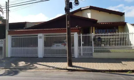 Casa à venda em Bragança Paulista, Jardim Sevilha, com 3 quartos, com 190 m²