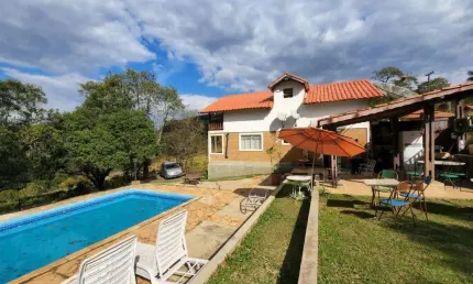 Chácara à venda em Bragança Paulista, Mãe dos Homens, com 3 quartos, com 1000 m²
