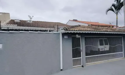 Casa para Venda em Bragança Paulista, Jardim Recreio, 3 dormitórios, 1 suíte, 1 banheiro, 4 vagas