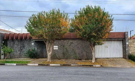 Casa para Venda em Bragança Paulista, Jardim America, 3 dormitórios, 1 suíte, 4 banheiros, 6 vagas