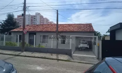 Casa com 3 quartos à venda no Barreiros, São José 