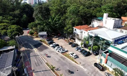 Casa para Venda em São Paulo, Aclimação, 3 dormitórios, 1 suíte, 5 banheiros, 4 vagas