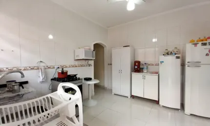 vila caiçara, casa isolada 3 dorms sendo 2 suites, piscina.