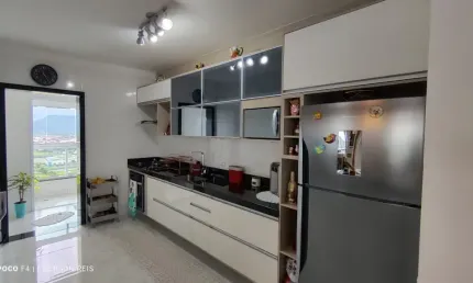 Vila caiçara, lindo apto 2 dorms, 2 vagas de garagem.