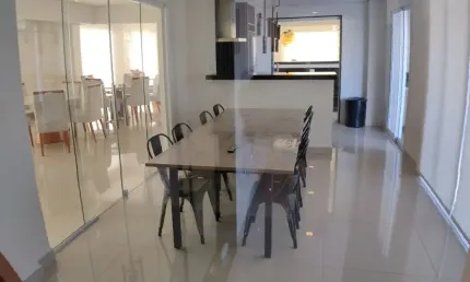 Vila caiçara, excelente apto 2 dorms, 2 suites, 2 vagas de garagem, próximo ao mar
