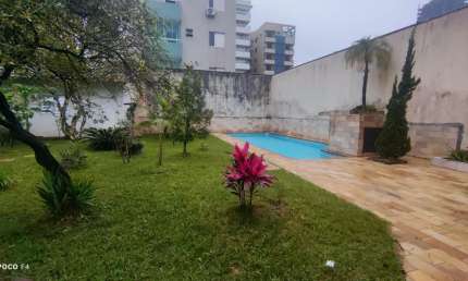 Casa 2 quartos Piscina - Lado Praia na Vila Caiçara em Praia Grande - RP384