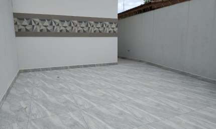 jardim real, casa nova 2 dormitórios sendo 1 suite, garagem, 79 mts do mar