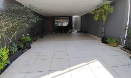 Vila Caiçara, lindo sobrado 70 mts do mar, 3 dorms, 2 suites, sacada