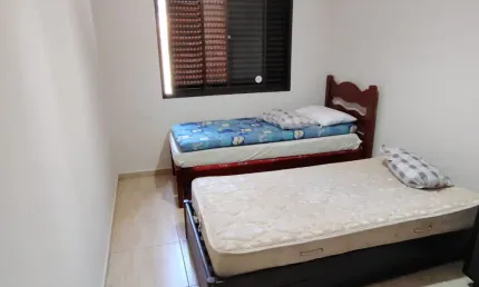 Vila Caiçara, apto 2 quartos, 1suite, sacada, vista para o mar