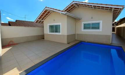 Casa 3 quartos - Piscina - Lado Praia na Vila Caiçara em Praia Grande - RP590