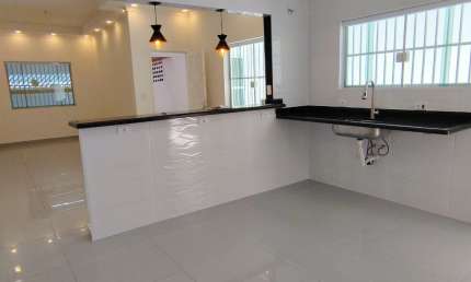 Vila Caiçara, excelente casa 3 quartos, 3 suítes, 100 mts da praia