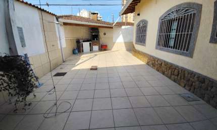 Casa 2 quartos 1 suíte - Amplo quintal - proximo da Praia - Caiçara - Praia Grande - SP - RP656