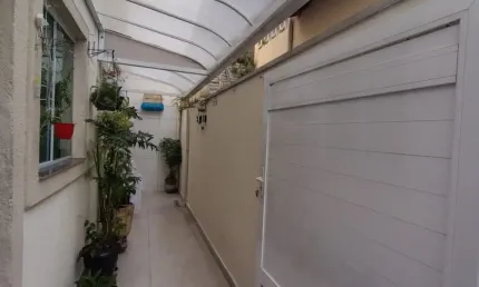 Casa 2 quartos - Lado Praia na Vila Caiçara em Praia Grande - RP672