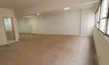 Vendo Sala Comercial no coração do Centro do Rio de Janeiro.