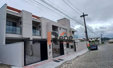 Sobrado com 2 dormitórios à venda, 100 m² por R$ 580.000,00 - Santa Regina - Camboriú/SC