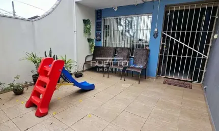 Sobrado de 04 dormitórios e 02 banheiros, à venda no Alto Ipiranga, Mogi das Cruzes - SP
