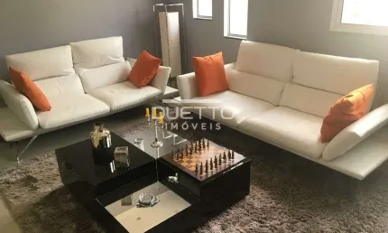 Casa à venda no bairro Vila Oliveira em Mogi das Cruzes/SP