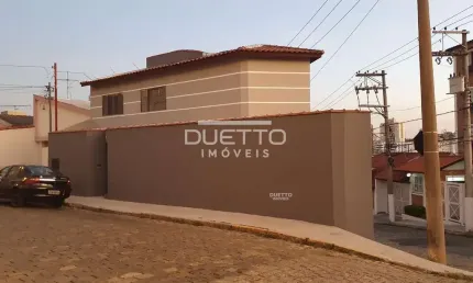 Casa Residencial/Comercial de 150m², com 03 dormitórios, sendo 01 suíte, à venda no Centro, Mogi da
