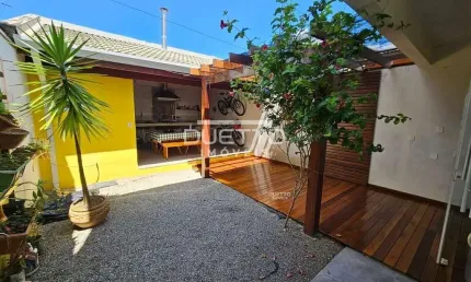 Sobrado de 200m², com 03 dormitórios, sendo 01 suíte, à venda no Residencial Colinas, Mogi das Cruz