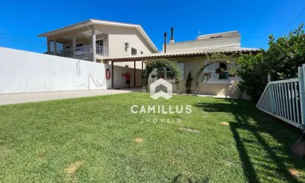 Casa a 50 metros da praia com 4 dormitórios à venda, 300 m² por R$ 1.480.000 - Pântano do Sul - Florianópolis/SC