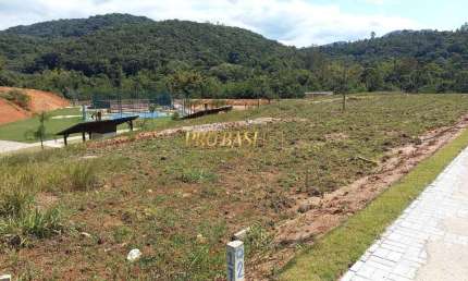 Terreno à venda na R. Olíbio Vicente Medeiros, Caldas da Imperatriz, Santo Amaro da Imperatriz por R$ 300.000