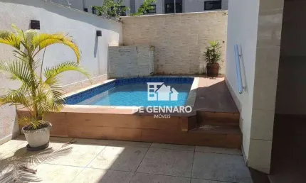 Praia Grande, Aviacao. Casa com 120m2 de area uti, com 3 dormitórios, 2 vagas de garagens e Piscina